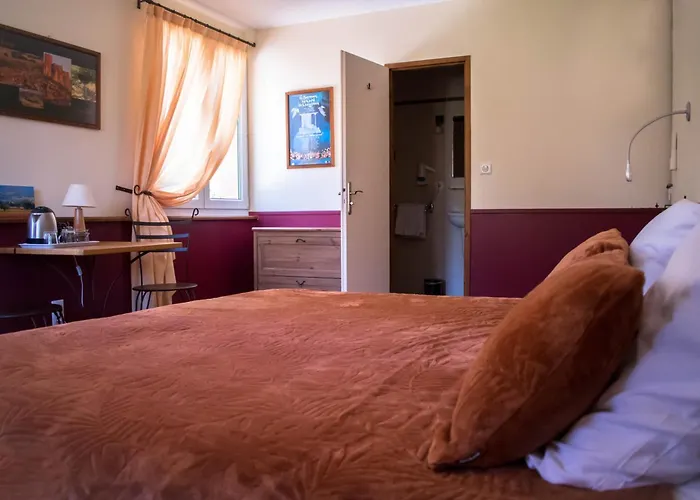 Chambres A La Table Du Cure